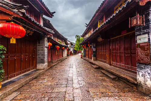 從麗江出發(fā)，沿著高速旅行，去看陽春三月最美的春天！